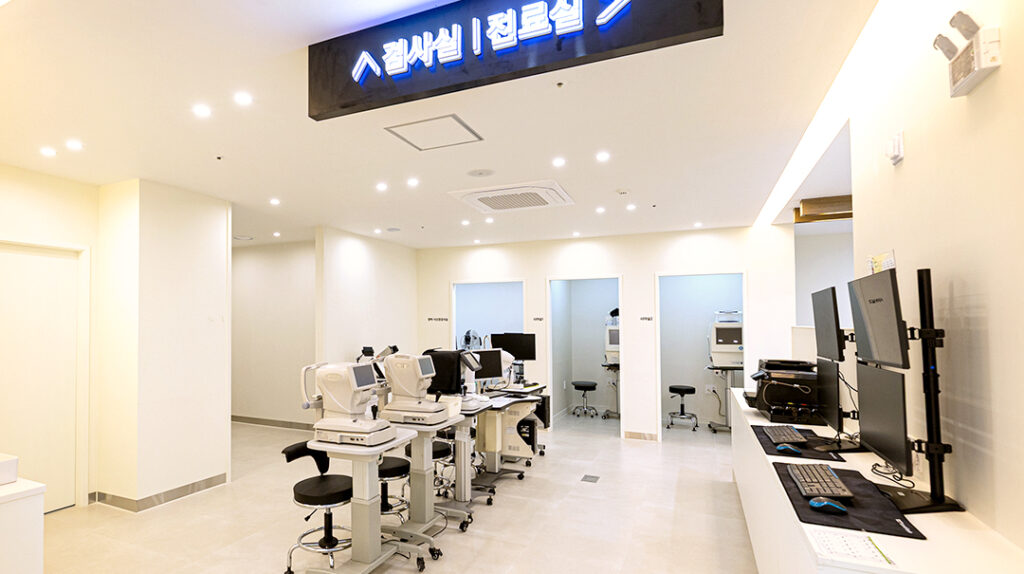 8층 검사실